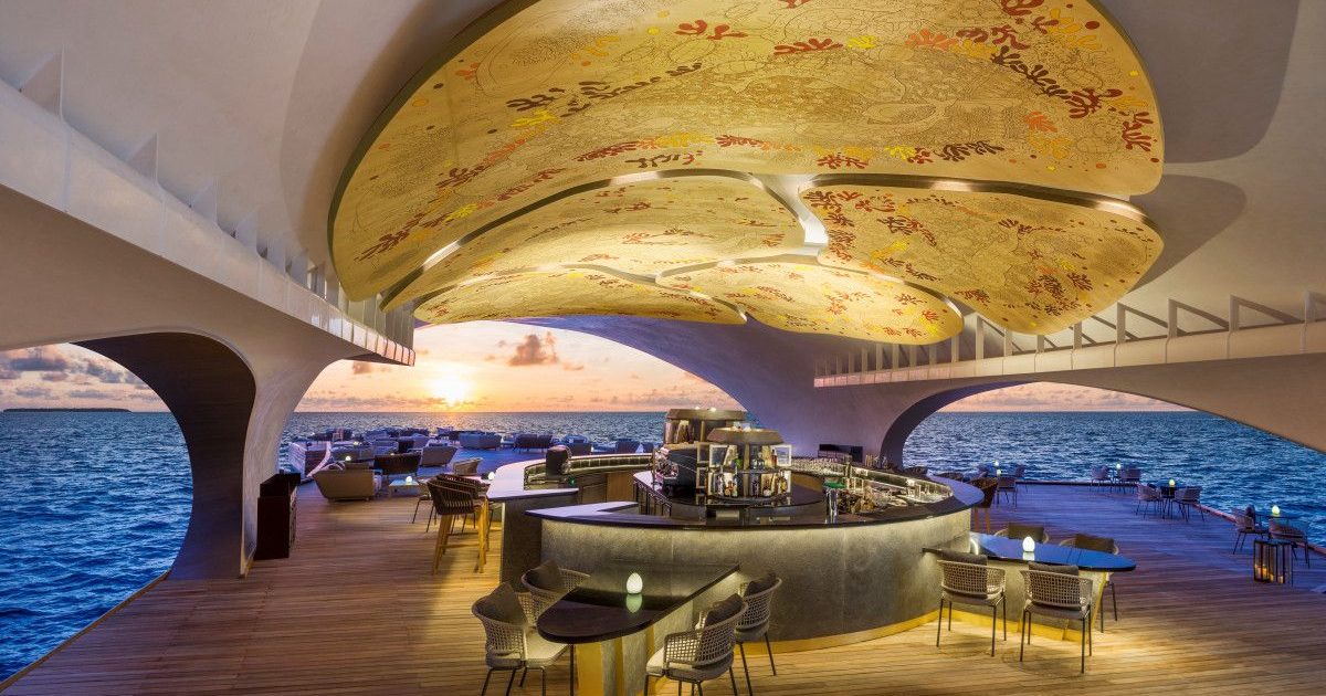 Discover Asia’s Top 50 Bar, Smoke & Bitters, at The St. Regis Maldives